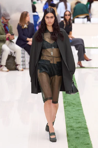 Look 37